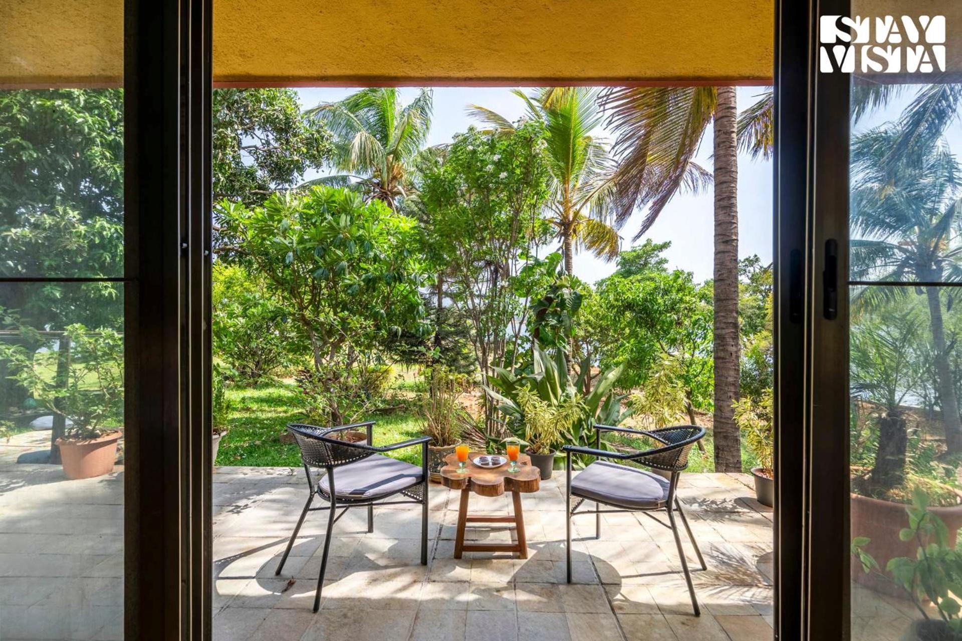 Stayvista At Three Shores With Lake View & Alfresco Dining Khamshet Екстериор снимка